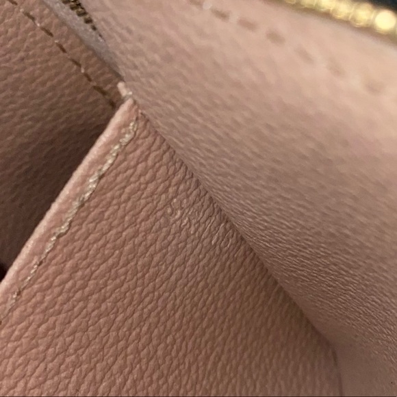 Louis Vuitton Cosmetic pouch - Picture 11 of 12